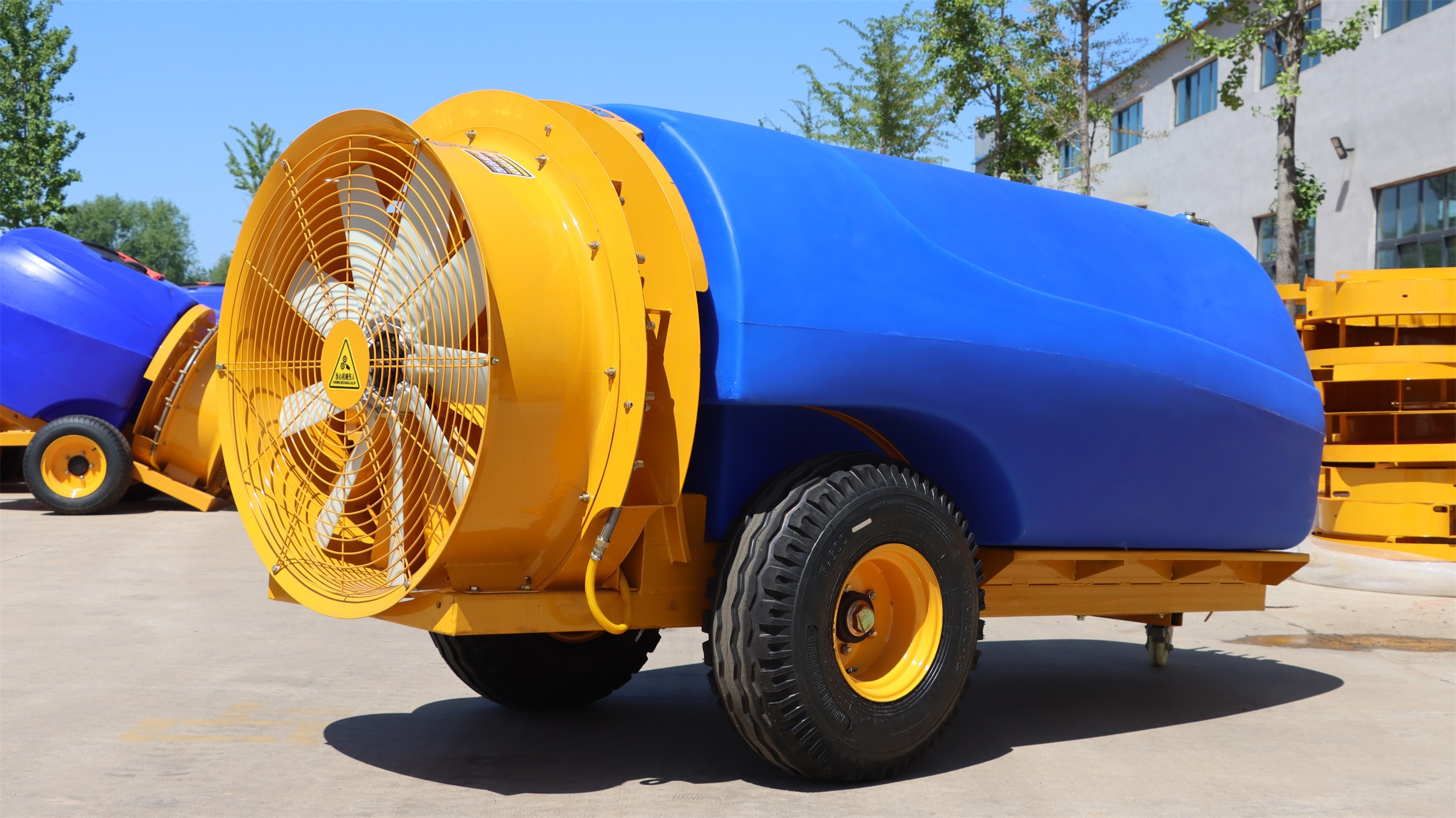 Four-Wheel Tractor Traction Wi - Orchard Sprayer Tractor บทวิจารณ์และราคา